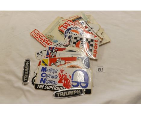 BAG CONTAINING MOTOR CYCLE EPHEMERA BADGES &amp; A SMALL COLLECTION OF VINTAGE GREETING CARDS