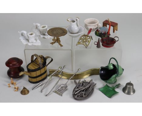 A small collection of dolls house miniatures, including a green painted metal coal bucket with shovel, tray for ash, painted 