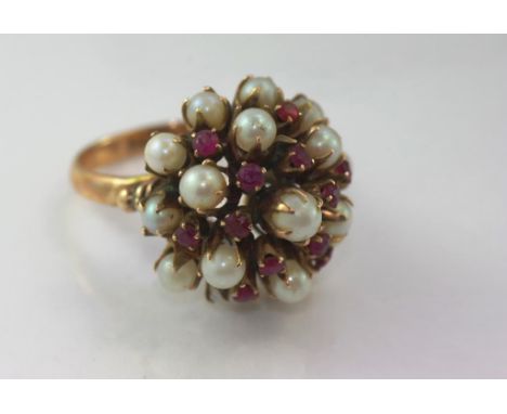 Vintage 9ct gold, pearl and red gem cluster ring weight: approx 7.32 grams, size: approx P/7-8