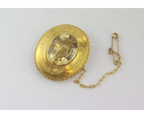 18ct yellow gold and citrine brooch with safety chain, weight: approx 6.96 grams