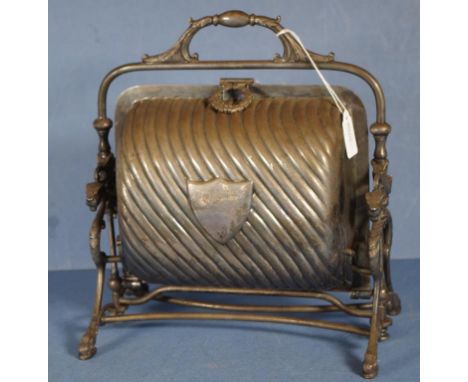 Vintage silver plated folding biscuit server each side opens to a gilded and pierced interior. Marked D&A and Saunders to bas