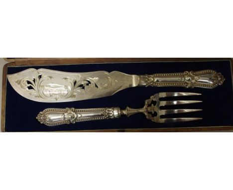 Vintage boxed pair silver plated fish servers pierced decoration. 33cm approx (length serving knife).