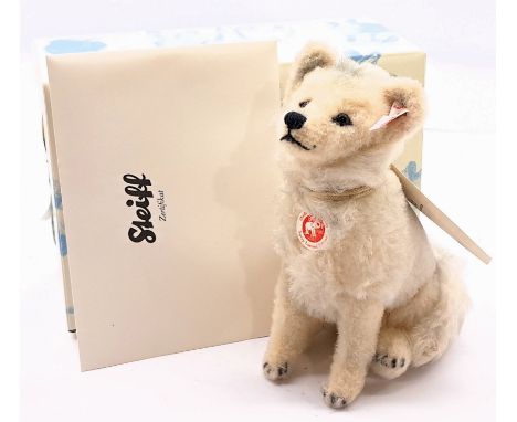 Steiff Collectors Xorry Snow Fox, white tag 035340, LE 1500, 2012, in seated position, alpaca, with chest tag, swing label ce