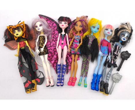 Mattel Monster High Doll Group Including: (1) Luna Mothews, (2) Catrine DeMew, (3) Abbey Bominable, (4) Lagoona Blue, (5) Cla