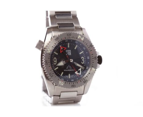 GENTLEMAN'S STAINLESS STEEL ESQ SQUADRON COMPASS WRISTWATCHreference ASL10 E5446, quartz movement, the black dial with applie