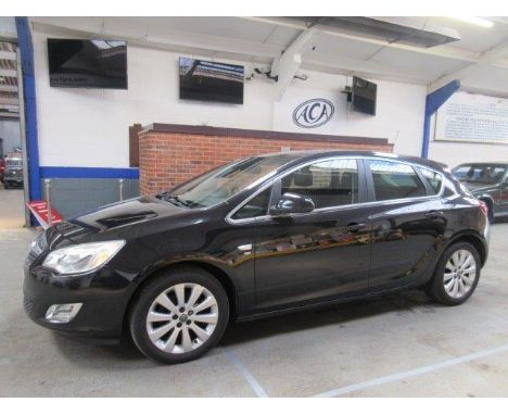 Make &amp; Model: Vauxhall Astra SEDate of Reg: SL10 JZDColour: Blackcc: 1598MoT: 06-12-2021Fuel Type: PETROLMileage: 109kTra