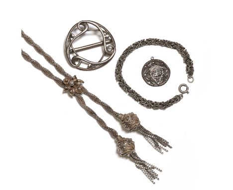 A group of silver jewellery, comprising a silver Celtic design brooch, 45mm x 45mm, Edinburgh 1995, a silver sautoir necklace