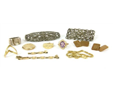 A 9ct gold amethyst ring, a pair of 9ct gold engine turned cufflinks, a section of 9ct gold watch links, a heart padlock, tes