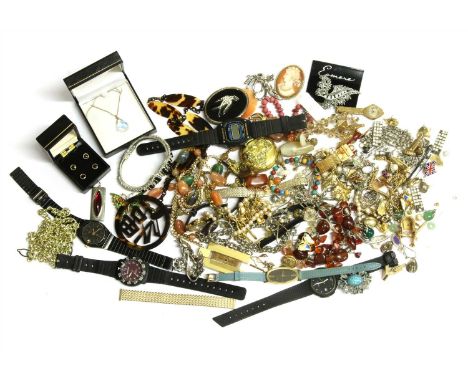 Assorted items of jewellery, to include a pewter Jorgen Jensen pendant, a silver marcasite brooch, a silver marcasite ring, b