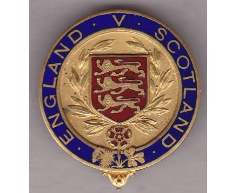 ENGLAND v SCOTLAND    Large gilt and enamel badge, possibly gold but no hall-mark or manufacturer noted. ENGLAND v SCOTLAND i