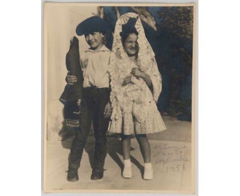 PABLO RUIZ PICASSO (Malaga, 1881-Mougins, 1973); ANTONIO ORZAEZ (Madrid, 1933-2021)-Photograph of Paloma and Claude Picasso i