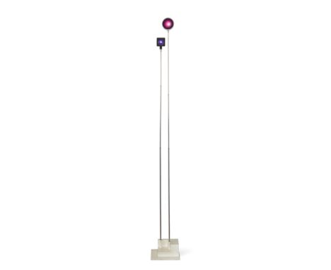 Takis (Panayiotis Vassilakis).  (1925 Athen - 2019 ebd.). Signal No. 332 (Serie 2). 1969. Lichtobjektinstallation. Aluminium,