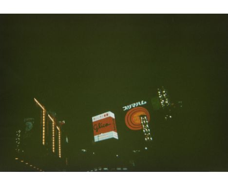 Mischa Kuball (1959 Düsseldorf)Tokyo. 1997. C-Print auf Fuji-Papier Photopapier. 20,5 x 30 cm. Verso auf der Rahmenrückwand s
