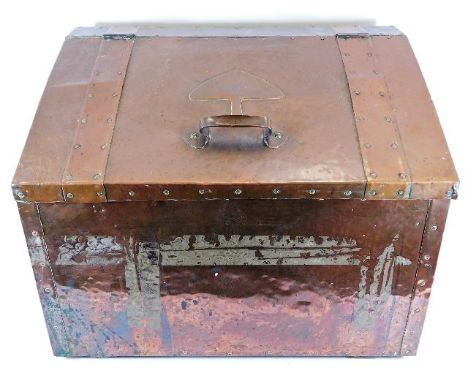 A late 19thC. arts & crafts hammered copper fireside log trunk 22in wide x 17in high x 15in deep