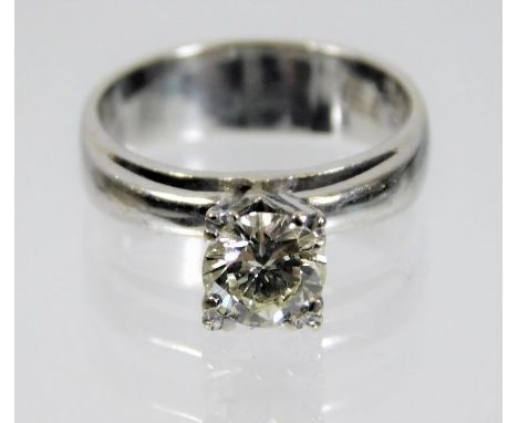 An art deco style 18ct gold ring set with approx. 0.7ct diamond 4.5g size H/L