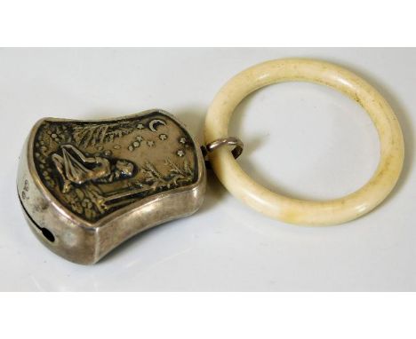 An early 20thC. teething ring & rattle
