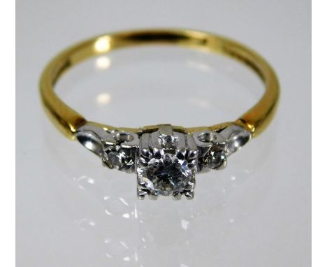 An art deco 18ct gold ring with platinum mount with approx. 0.33ct of diamond 3.4g size R 
