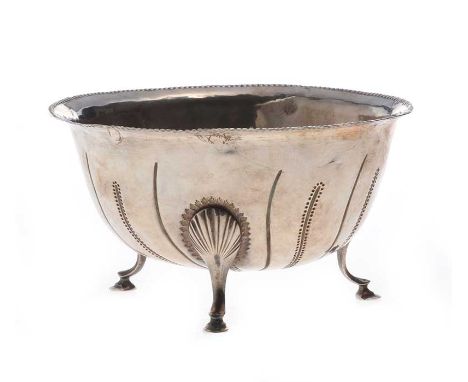 IRISH SILVER SUGAR BASIN, DUBLIN CIRCA 1785. I.L.S. ENGRAVED TO BASE.MAKER'S MARK WORN.APPROXIMATELY 5 TROY OUNCESHEIGHT: 3 I