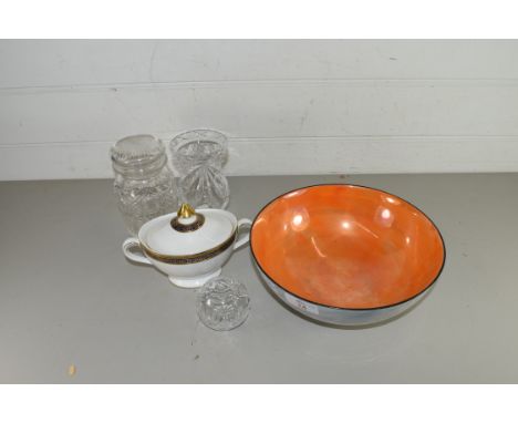 MIXED LOT: ROYAL DOULTON HARLOW PATTERN SUGAR BASIN TOGETHER WITH A CROWN DUCAL LUSTRE FINISH BOWL, A GLASS PRESERVE JAR AND 