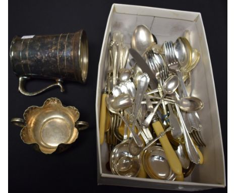 Silver and plate - a set of five silver tea spoons, others golfing, etc;  qty of Epns flatware, tankard, sugar bowl etc qty