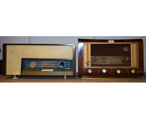 A vintage Italian Point Bleu valve radio, wooden case; another, Murphy (2)