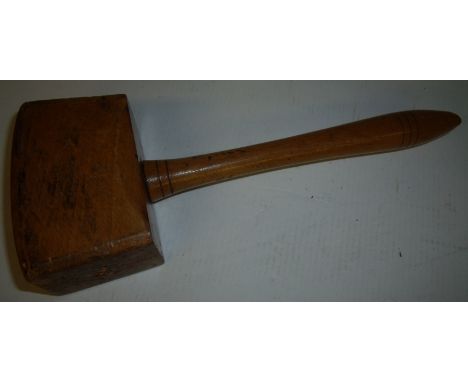 A Hathieson & Son Glasgow No.2 light wood mallet (length 26cm)