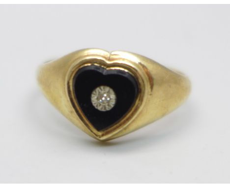 A 9ct gold heart shaped onyx and diamond ring, 1.4g, K/L 