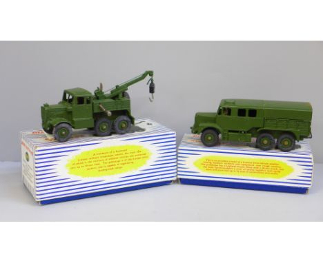 A Dinky Toys 689 Medium Artillery Tractor and 661 Recovery Trailer, boxed 