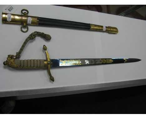 George V Royal Naval Midshipsmans Dirk, 17¾" blued and gilt engraved blade with Royal cypher and fouled anchor in excellent c