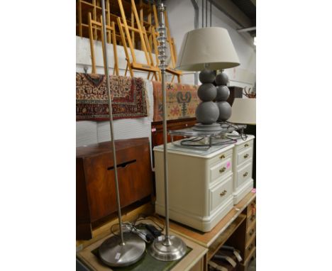 Various lighting and a heated tray.