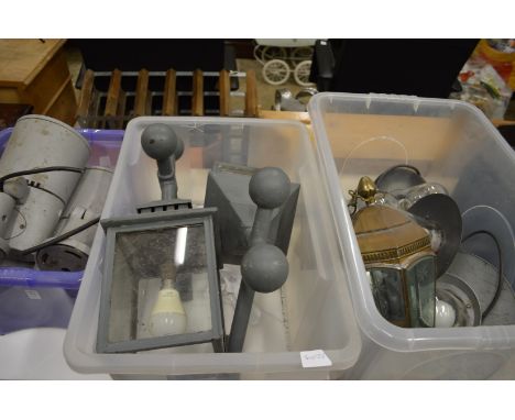 A quantity of exterior light fittings.