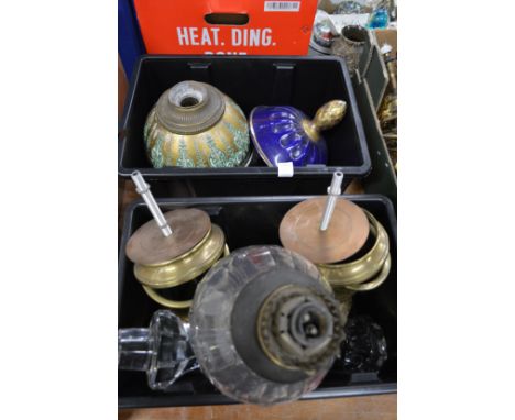Miscellaneous parts of chandeliers and light fittings etc.