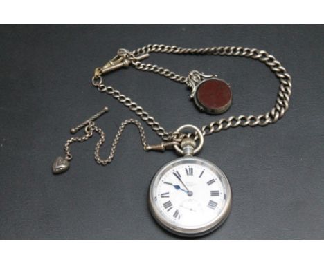 A MANUAL WIND OPEN FACED POCKET WATCH ON VINTAGE GRADUATING SILVER ALBERT CHAIN WITH SWIVEL FOB, approx length of chain inclu
