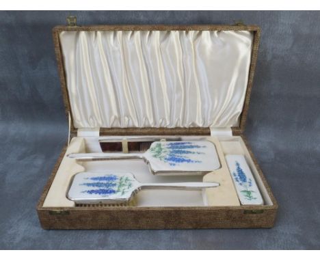 A VINTAGE ART DECO STYLE BOXED ENAMEL AND WHITE METAL DRESSING TABLE SET, box dimensions H 6 cm, W 22 cm, L 37 cm