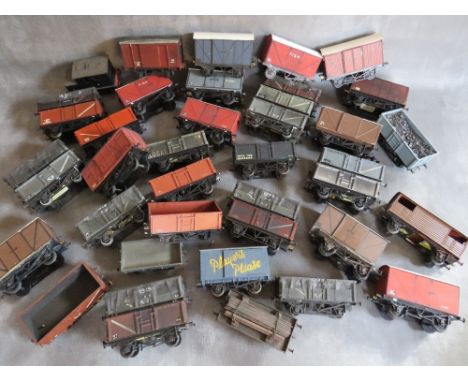 APPROX FORTY MIXED MAKE TRIANG / LIMA ETC., o gauge pieces of rolling stock to include covered / uncovered wagons