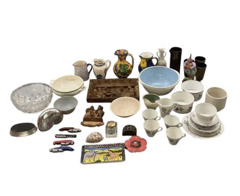 A quantity of sundry ceramics and collectors' items including two Royal Worcester 'Evesham' dishes, Susie Cooper milk jug, pa