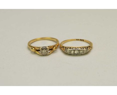 An 18ct gold single stone diamond ring, within square box mount, set to split yellow gold shoulders, ring size L 1/2, togethe