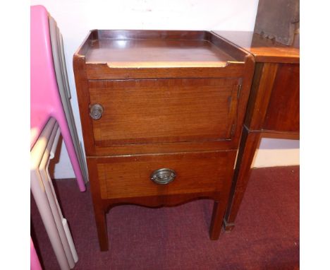 Commode, late Georgian mahogany 50cm wide 