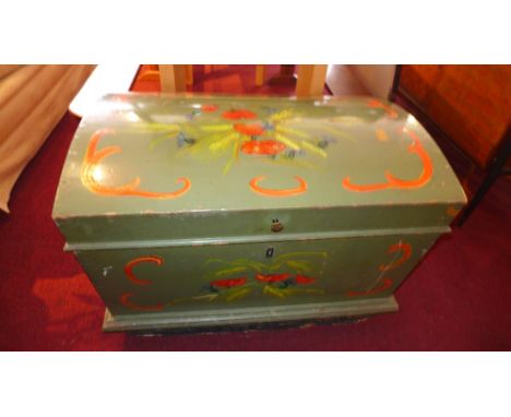 Trunk, Eastern European painted