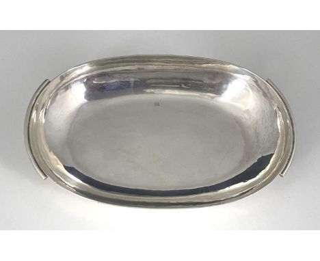 Ferdinand Richard Wilm, an Art Deco German sterling silver dish, H J Wilm, Berlin circa 1930, planished oval form with applie