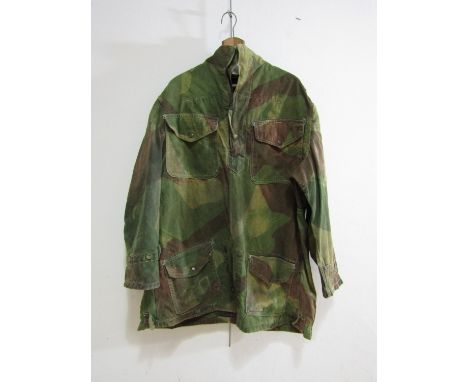 A late WWII British Army airborne troops' Denison smock, (label and 'tail' lacking)