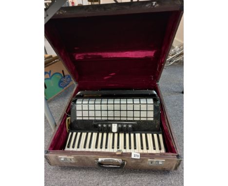 BELLINI PIANO ACCORDION IN ORIGINAL CASE
