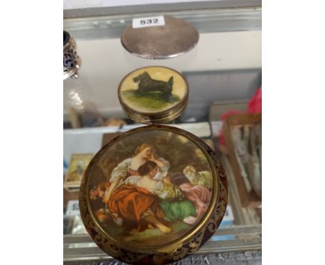 3 VINTAGE COMPACT CASES, ONE POSSIBLY SILVER