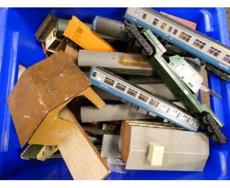 A collection of Hornby Dublo railway to include on engine, carriages, buildings etc