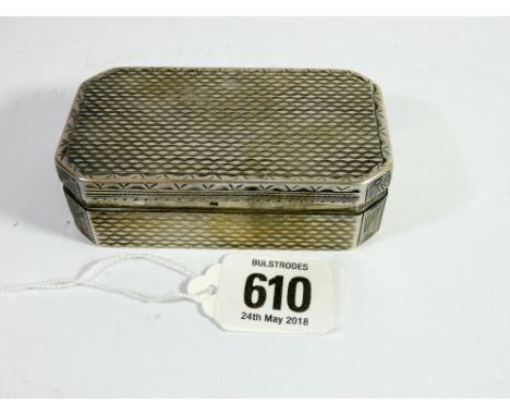 Continental silver rectangular snuff box with engine turned detail, 8.5 cms across 4 troy ozs 