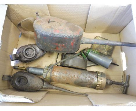 A large Kayes Patent oil can, possibly steam engine or commercial, various others and greasers etc. 