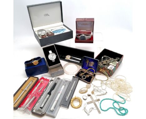Qty of oddments inc Parker pens, large silver marked cross (13g &amp; 9cm drop), Rotary watch in box etc 