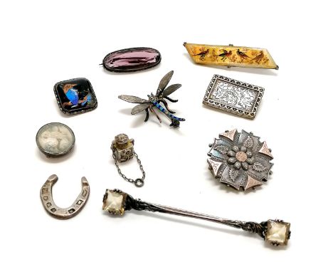 Interesting collection of mostly silver vintage / antique jewellery inc Good Luck silver horseshoe, butterfly wing bird brooc