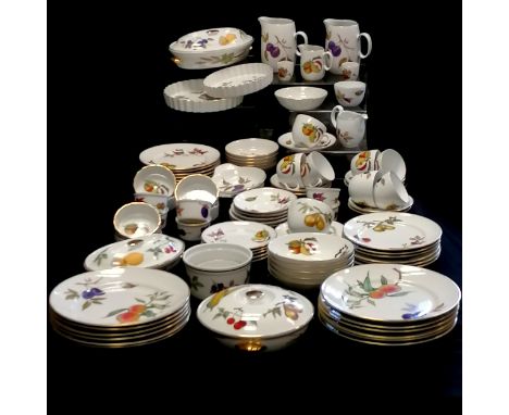 Large qty of Royal Worcester Evesham dinner &amp; teaware ~ no obvious damage 