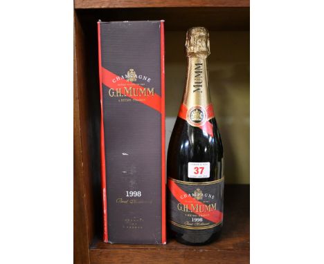 A 75cl bottle of G H Mumm 1998 vintage brut millesime&nbsp;champagne,&nbsp;in card box. 